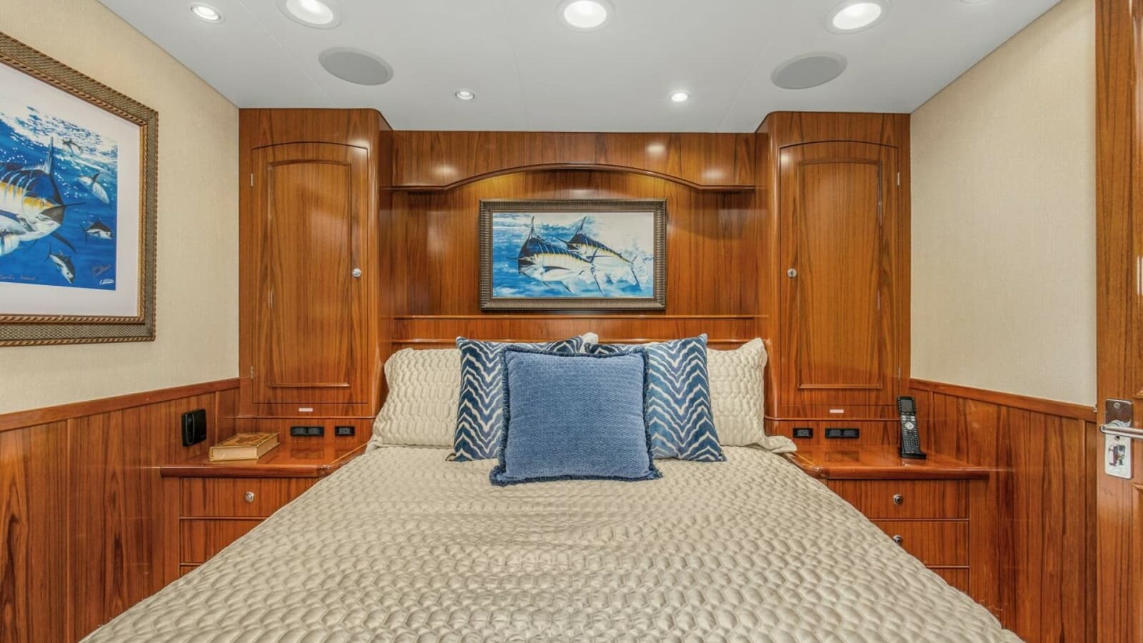 2005 Whiticar 76 Enclosed Bridge - Photo 22