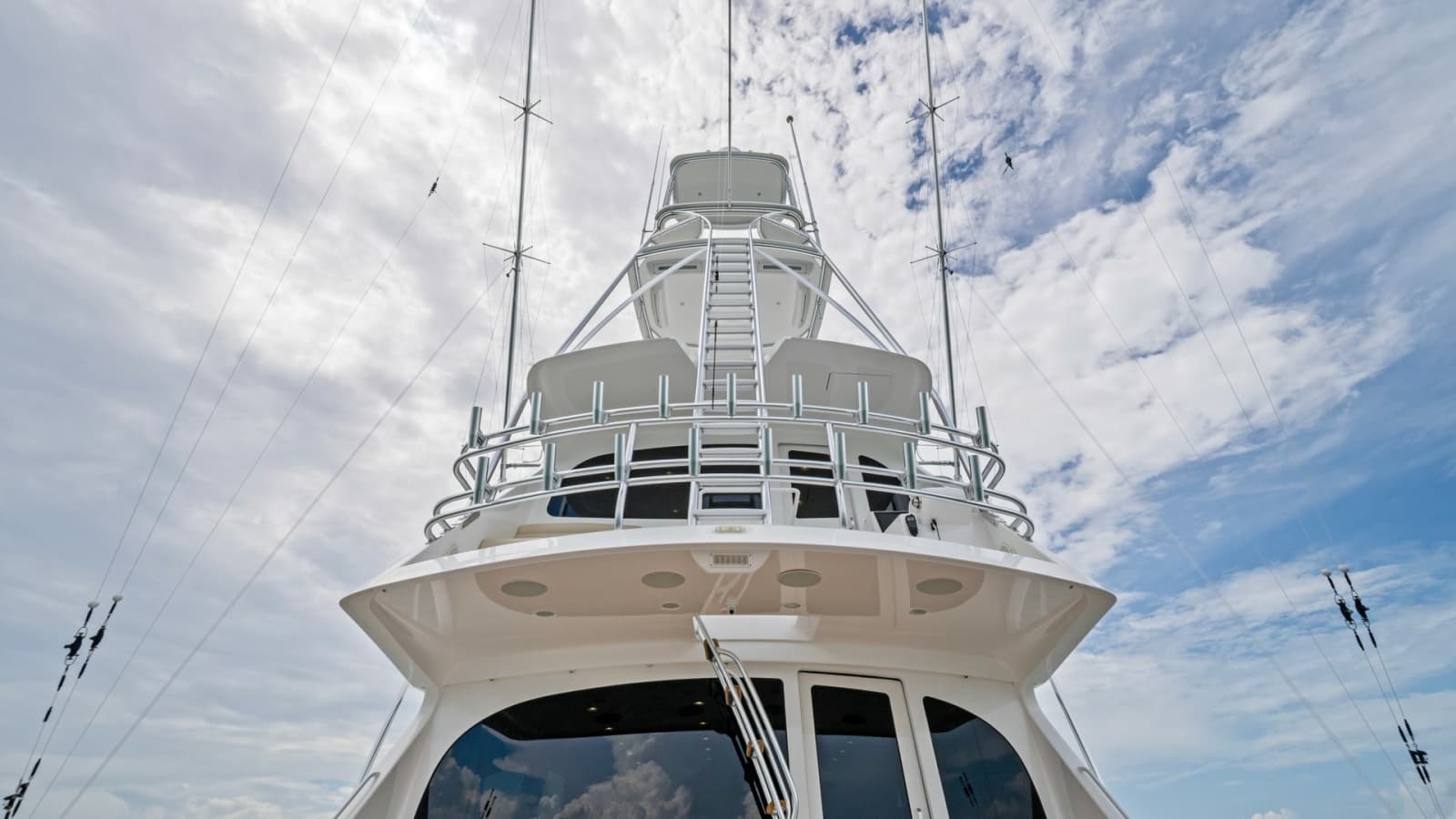 2021 Viking 72 Enclosed Bridge - Photo 69