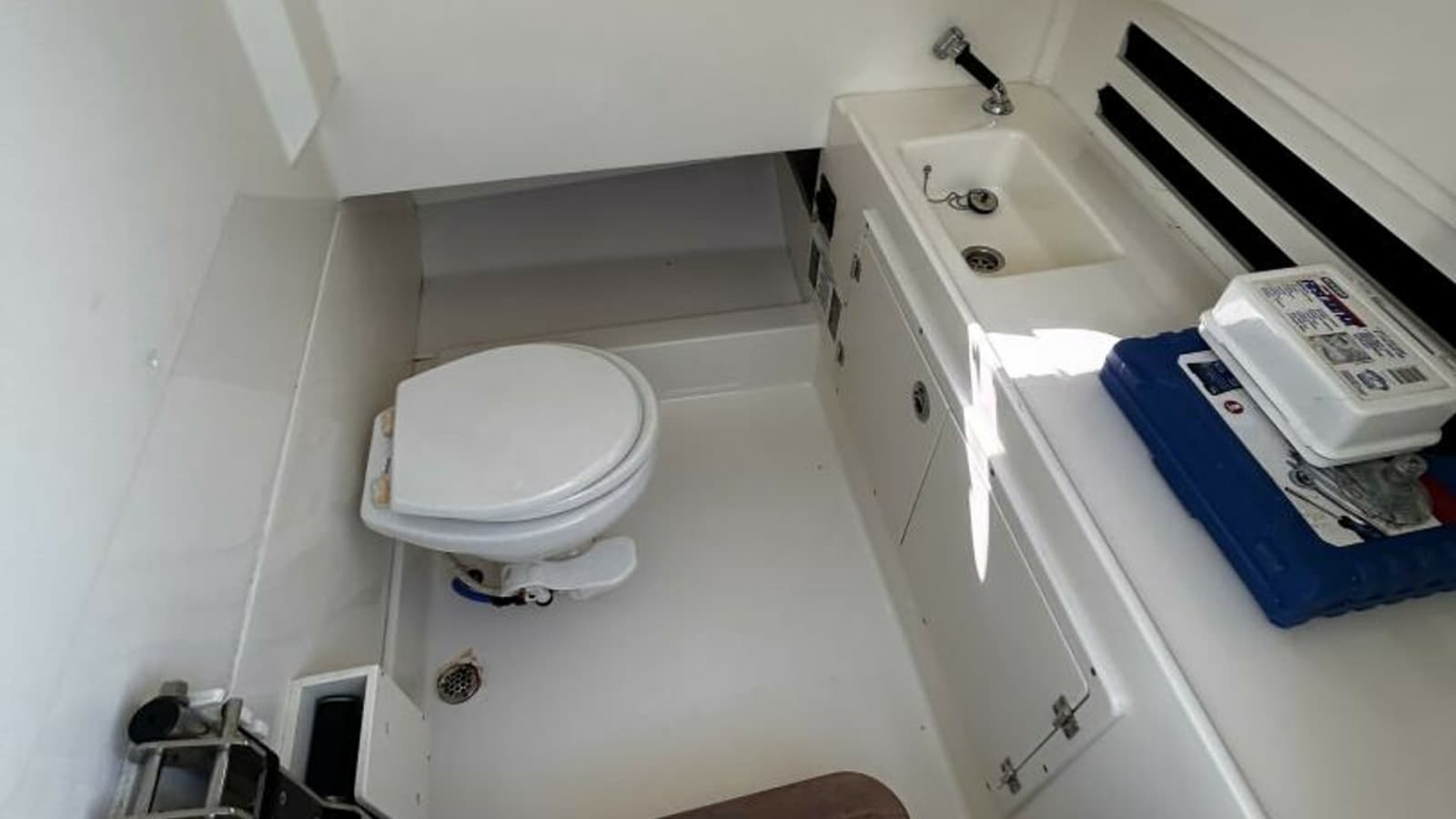 2017 Boston Whaler 330 Outrage - Photo 14
