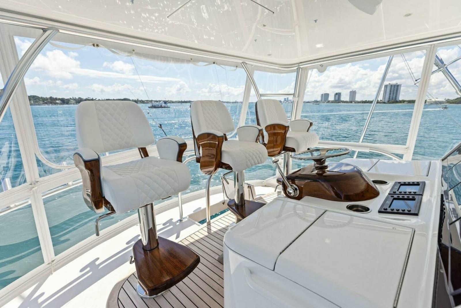 2026 Viking 82 Convertible - Photo 217