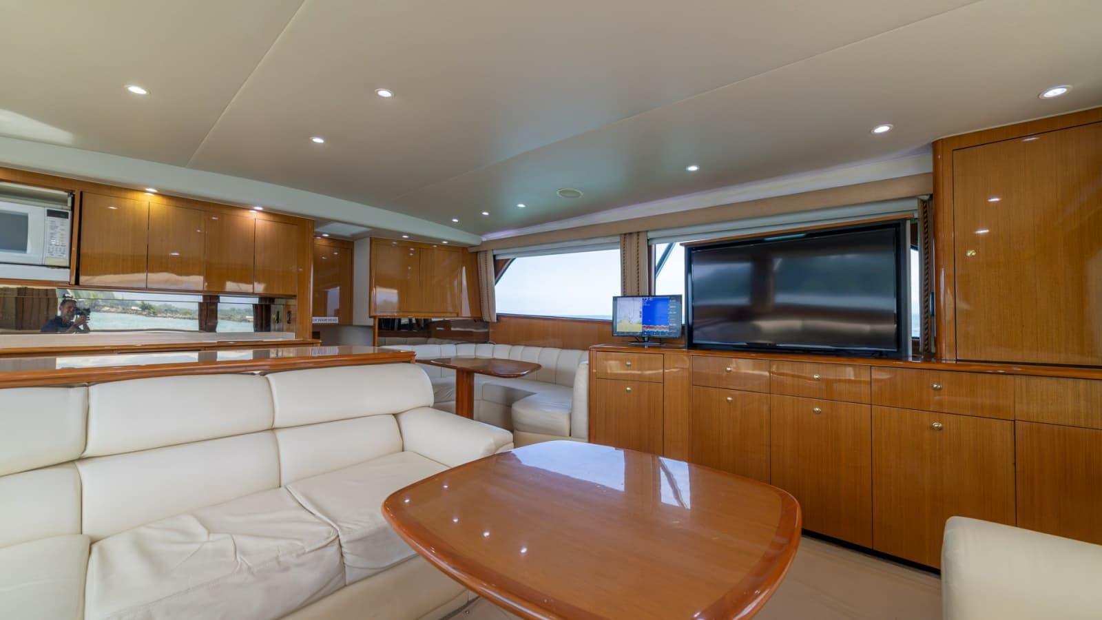 2002 Viking 61 Convertible - Photo 6