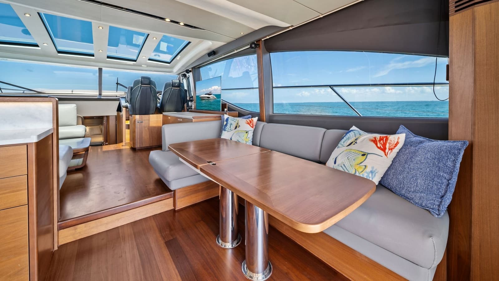2019 Princess V65 - Photo 14