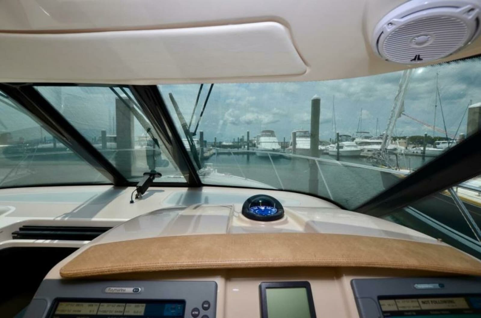 2008 Tiara Yachts 3500 Sovran - Photo 31