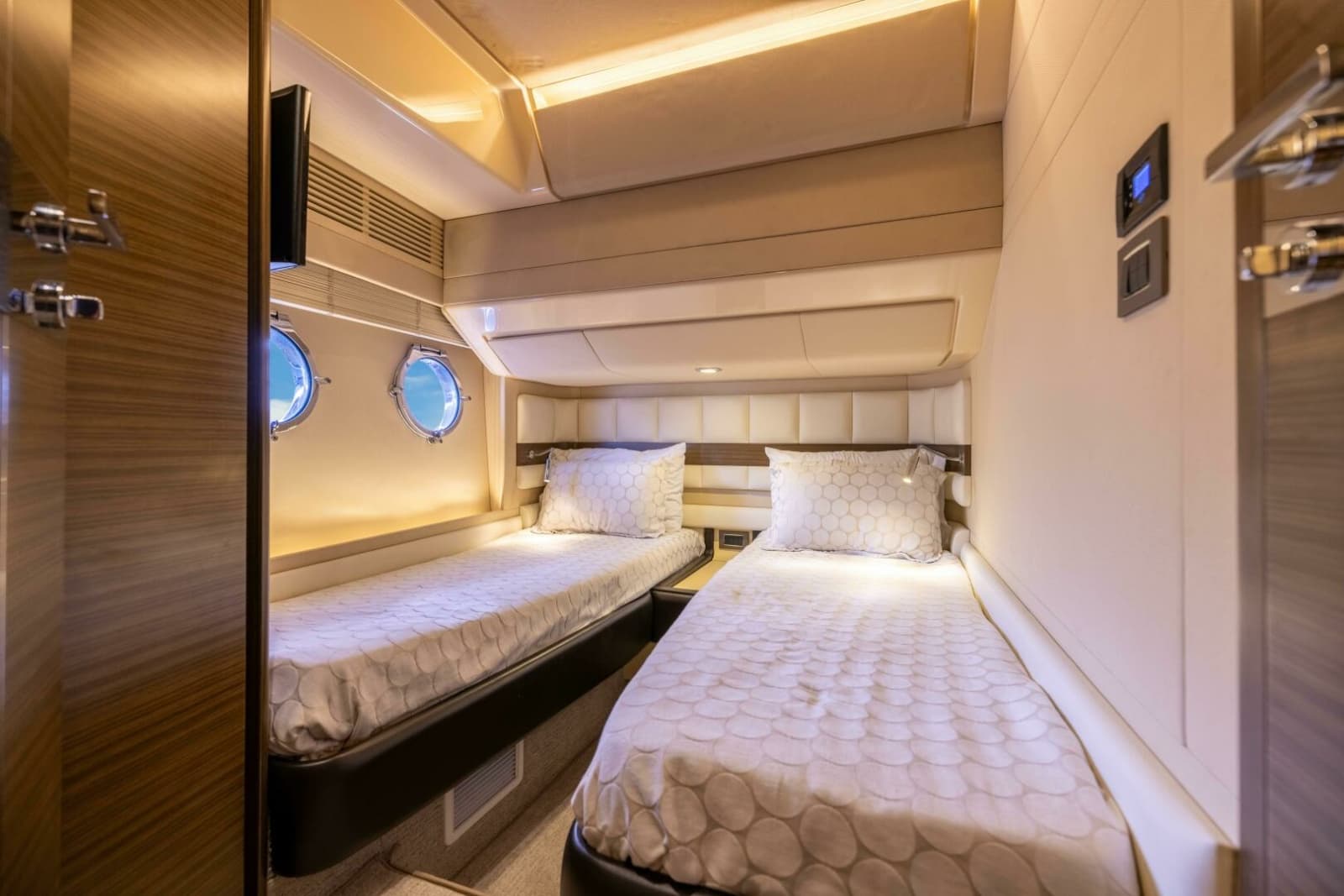 2015 Azimut 64 Flybridge - Photo 26