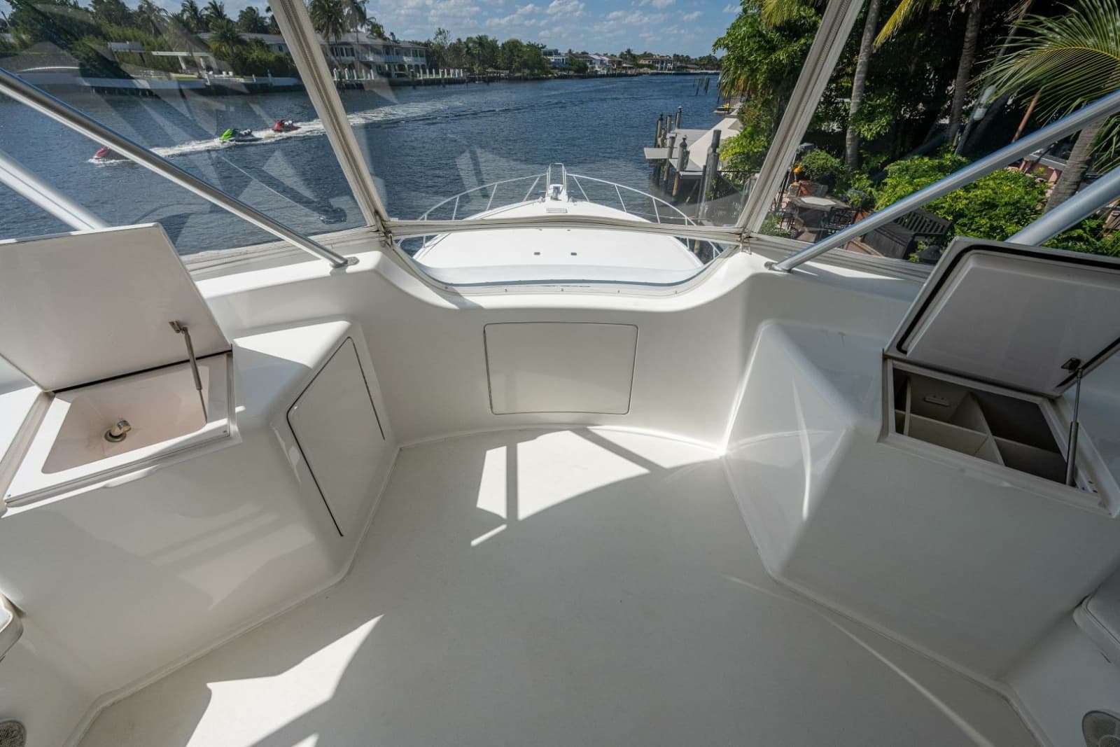 2005 Viking 74 Convertible - Photo 42
