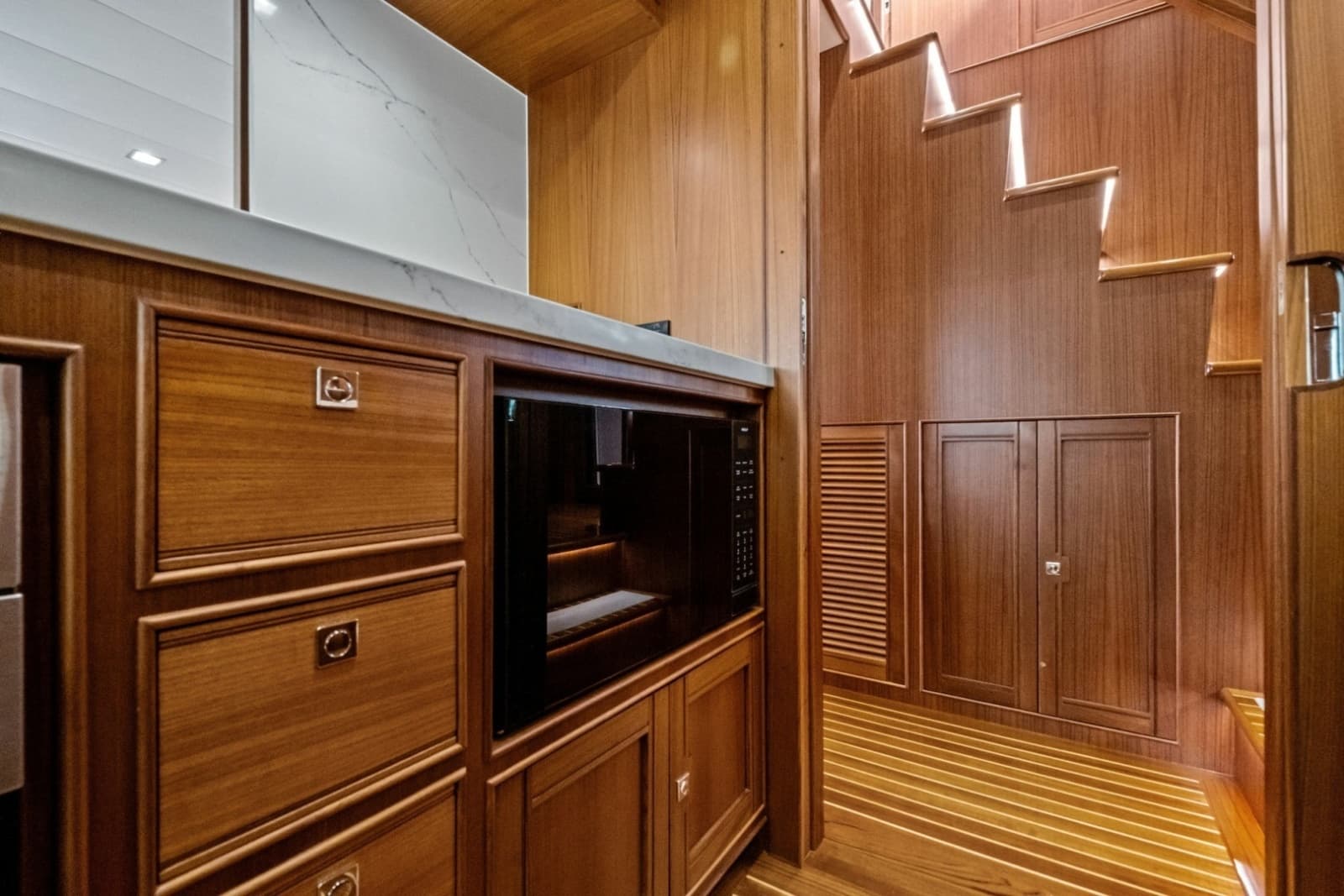 2024 Marlow 90V - Photo 39
