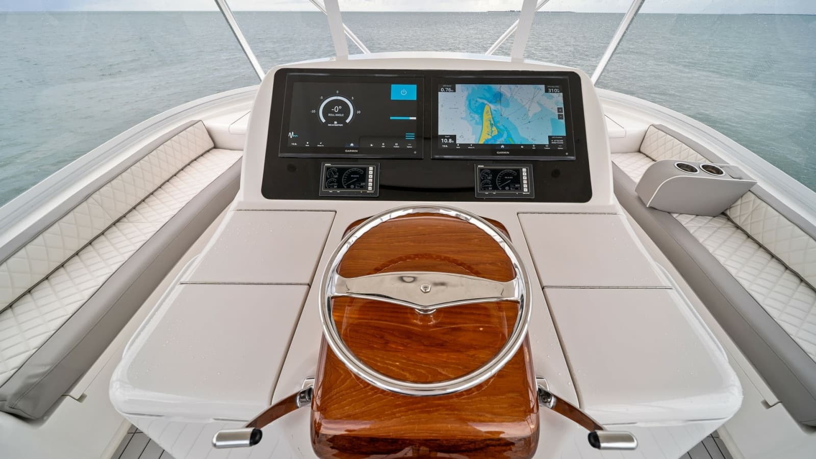 2015 Viking 55 Convertible - Photo 62