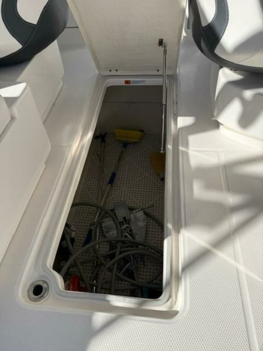 2021 Robalo R317 - Photo 21