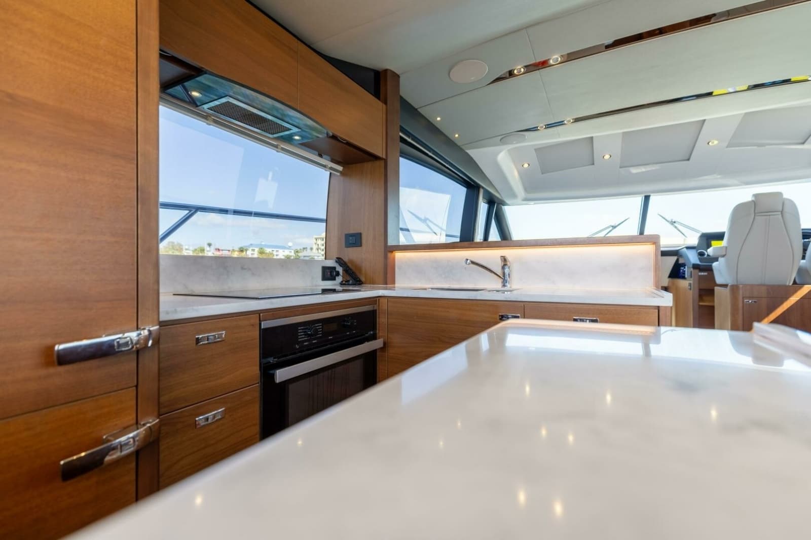 2019 Princess S65 - Photo 16