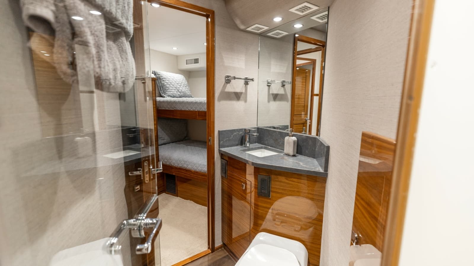2025 Viking 74 Convertible - Photo 30
