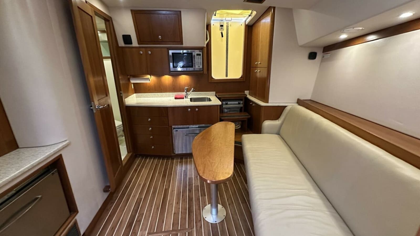 2007 Albemarle 360 Express - Photo 10