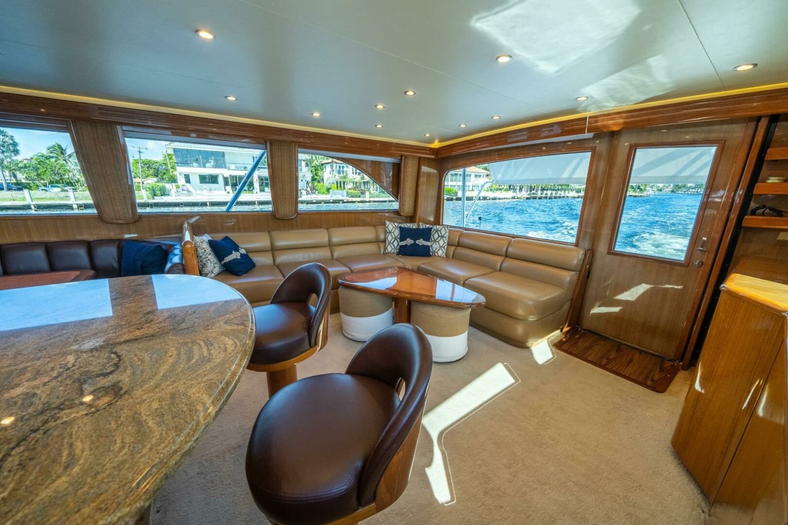 2006 Viking 68 Convertible - Photo 21