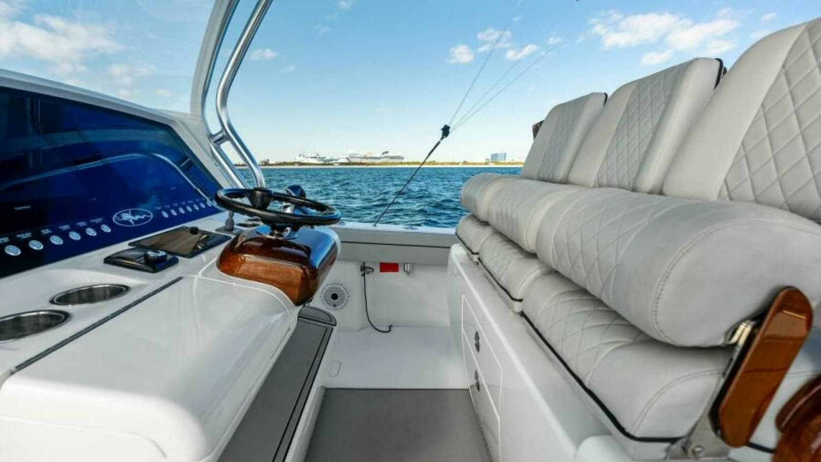 2021 Valhalla Boatworks V-37 - Photo 2