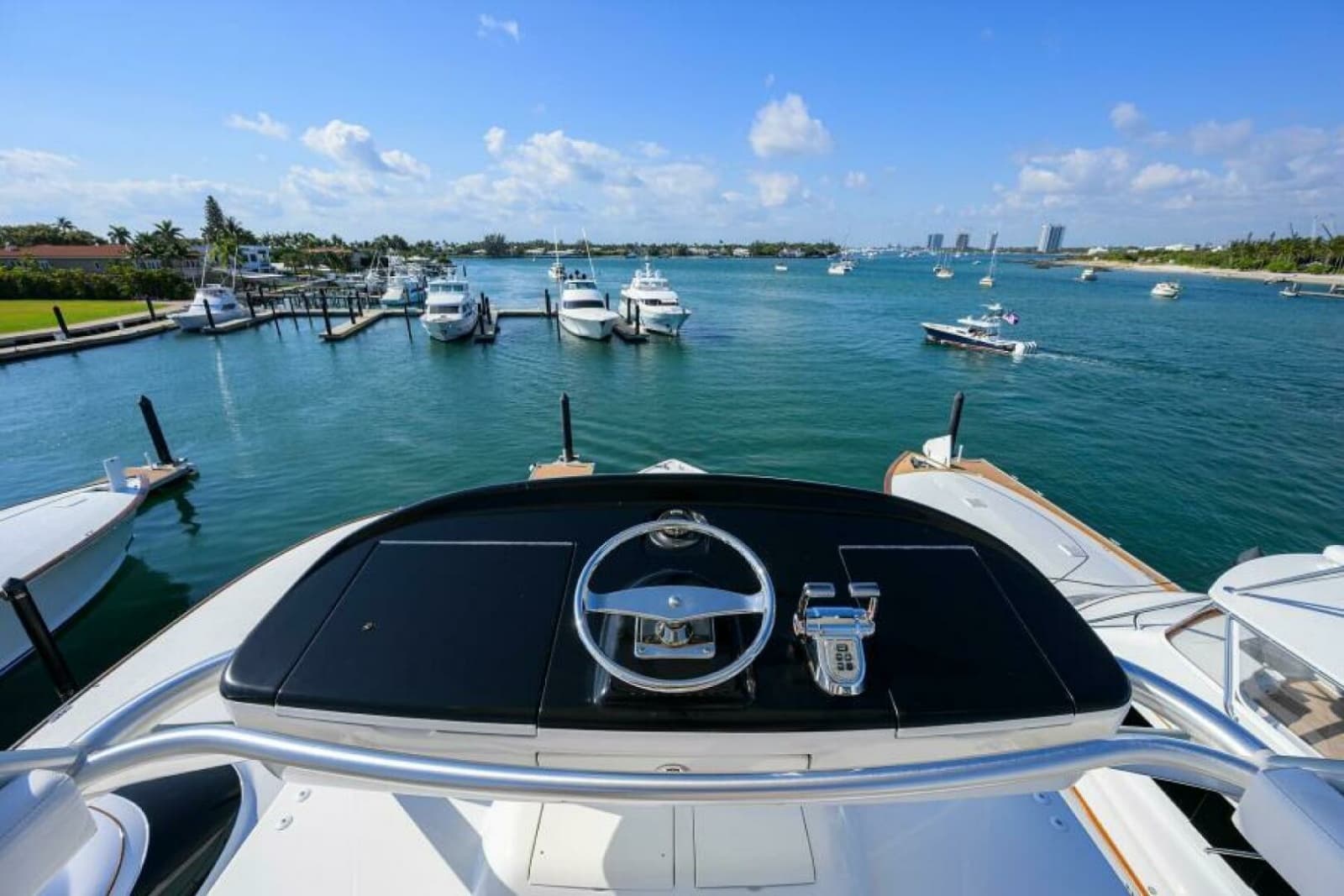 2013 Viking 82 Convertible - Photo 41