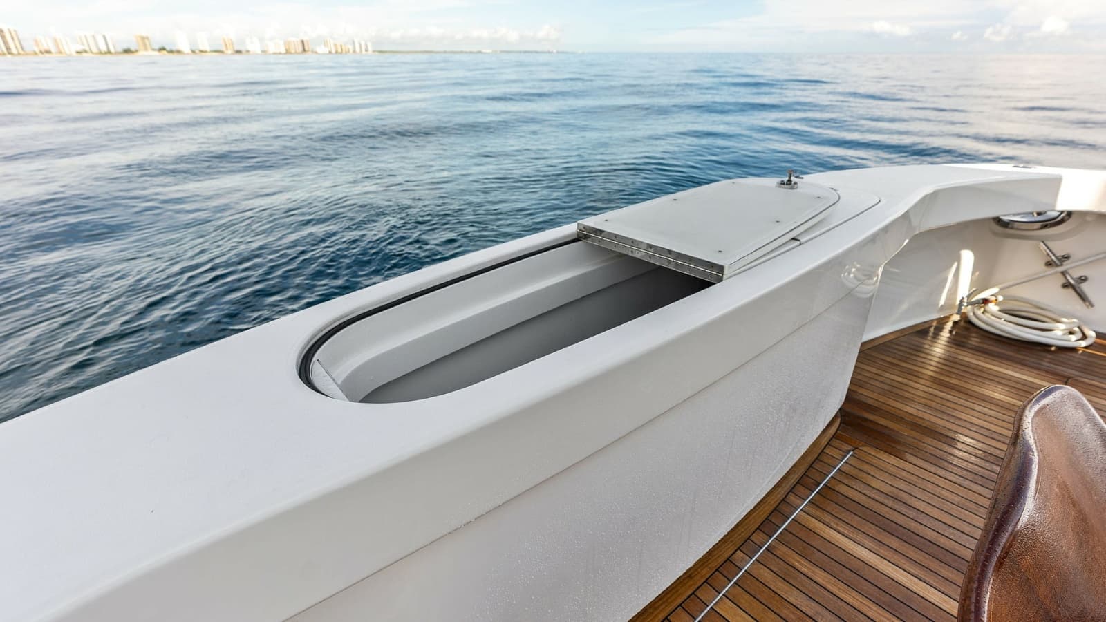 2017 Viking 80 Convertible - Photo 59