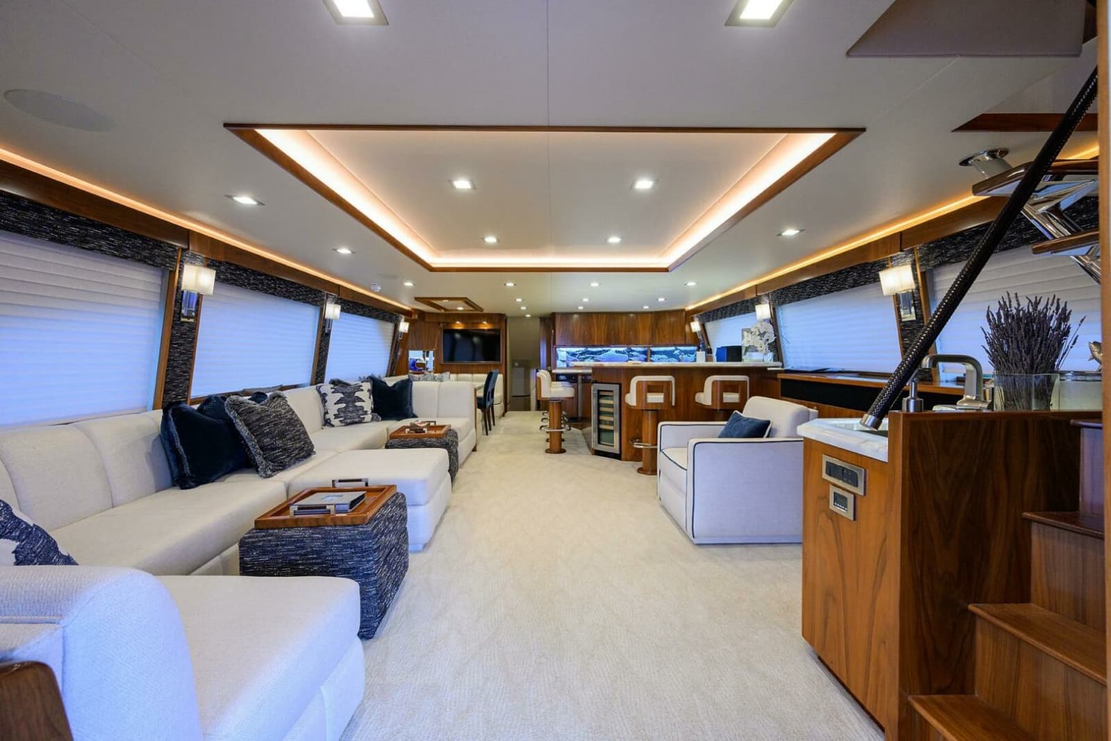 2020 Viking 92 Enclosed Bridge - Photo 2
