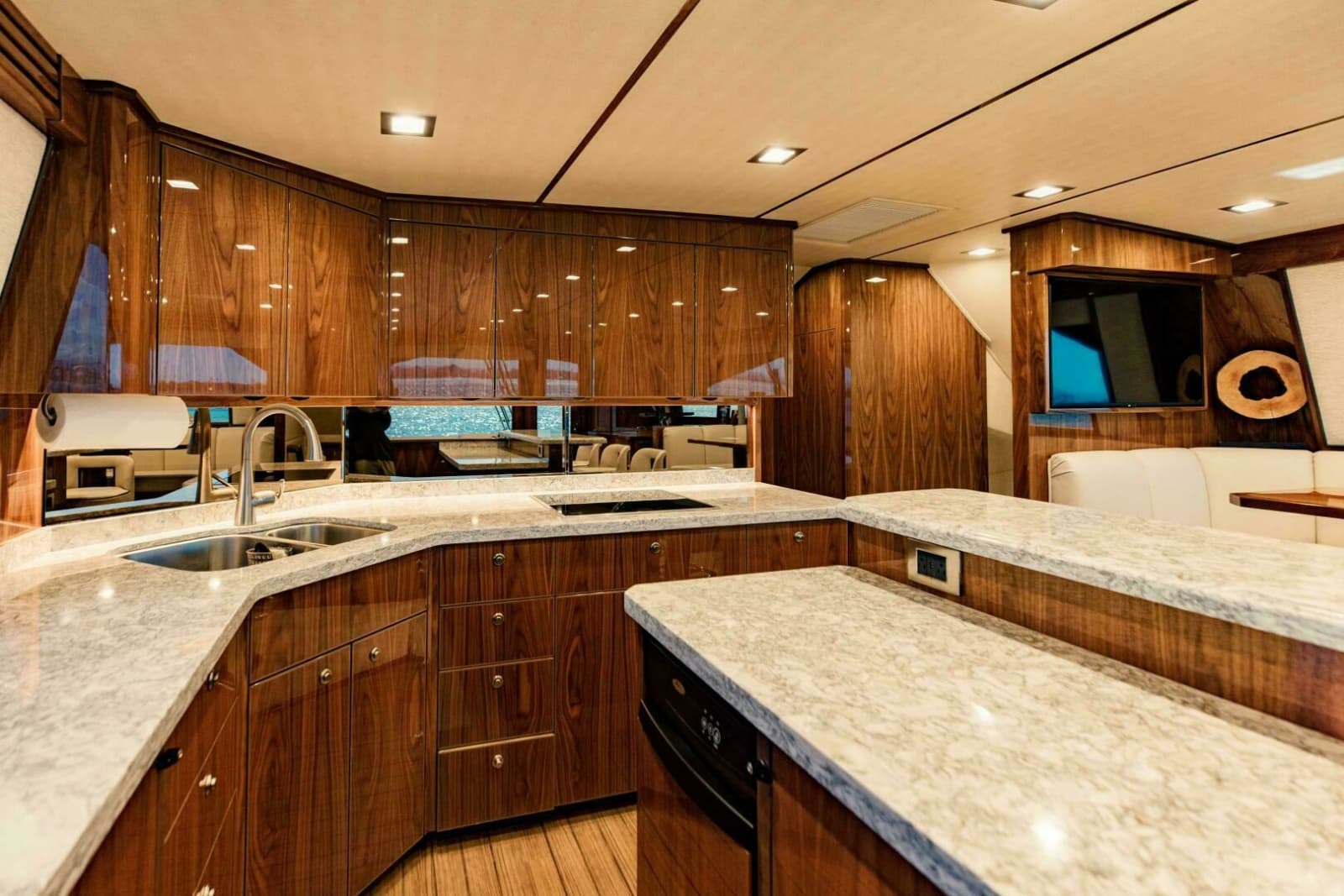 2020 Viking 72 Enclosed Bridge - Photo 11