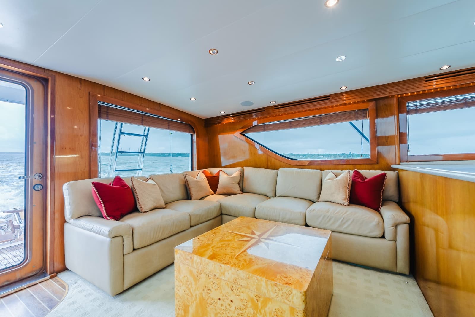2005 Hatteras 60 Convertible - Photo 3