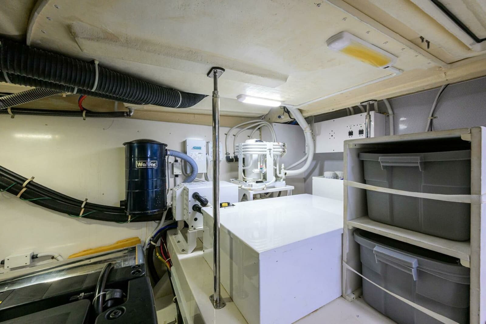 2016 Marquis 660 Sport Yacht - Photo 44