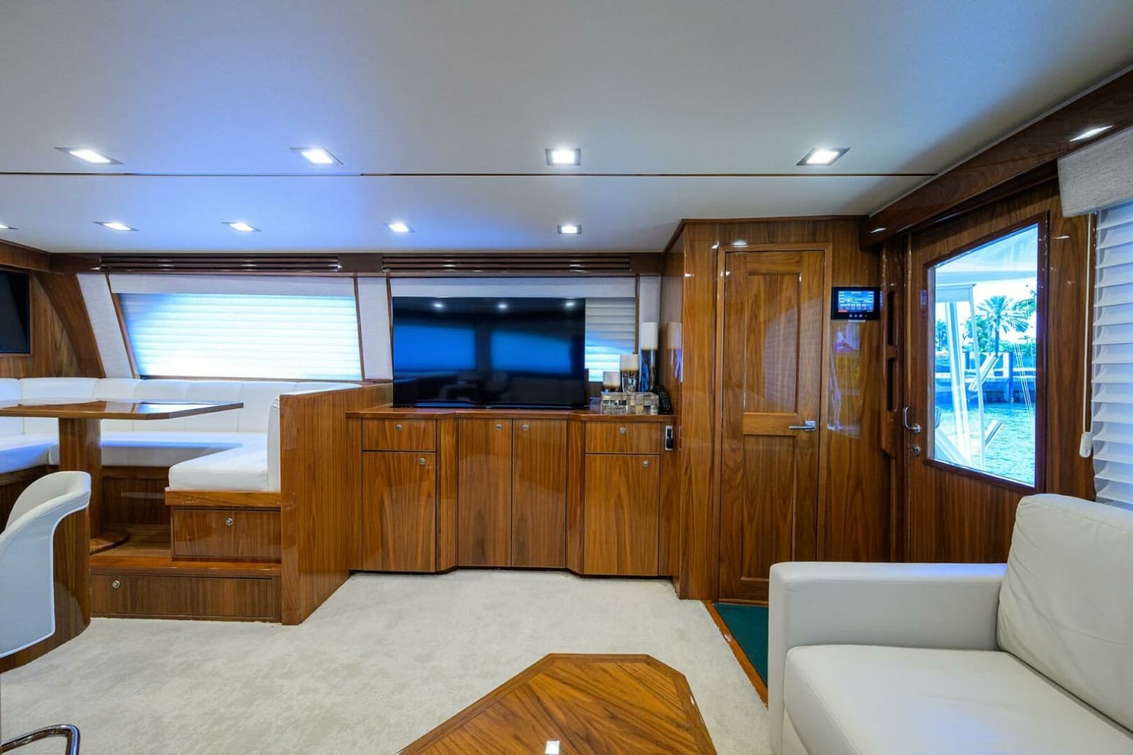 2021 Viking 72 Convertible - Photo 5