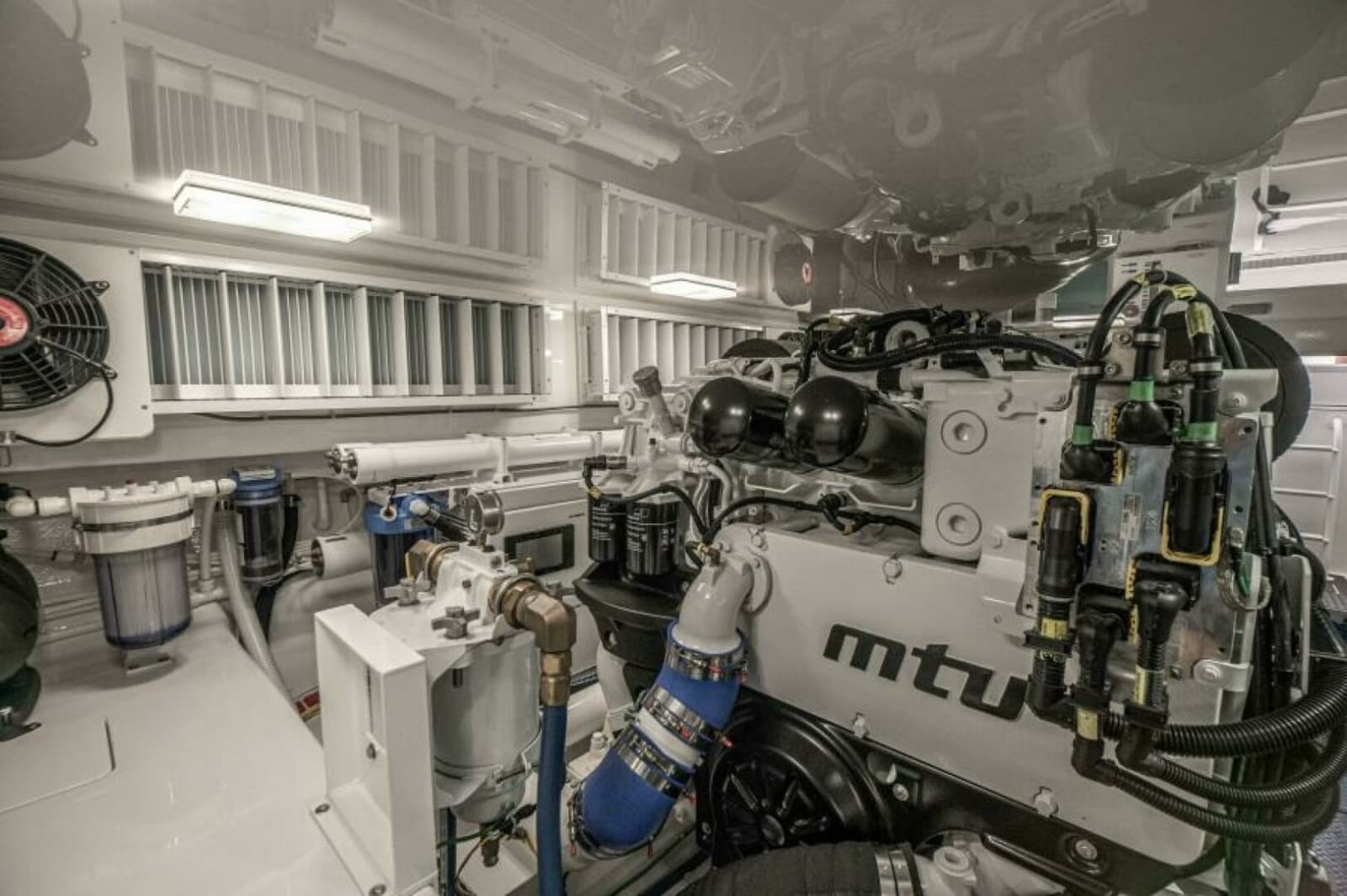 2023 Viking 64 Convertible - Photo 59