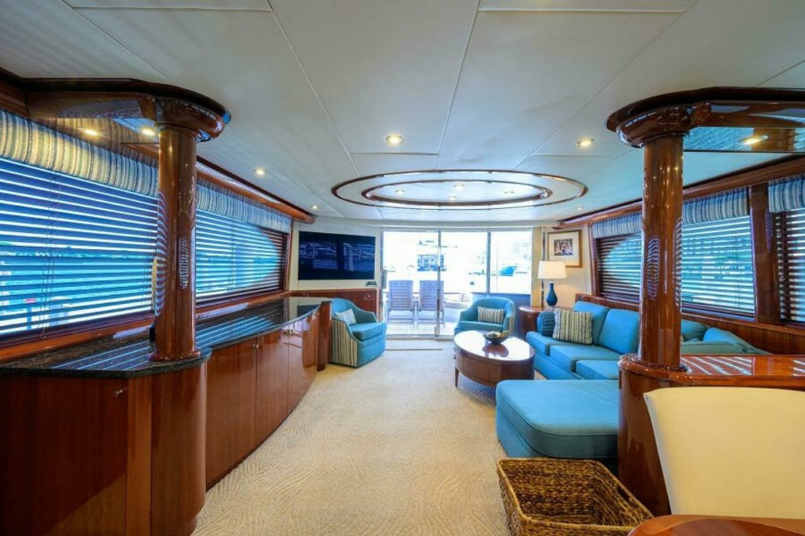 2007 Lazzara Yachts 80 Enclosed - Photo 4