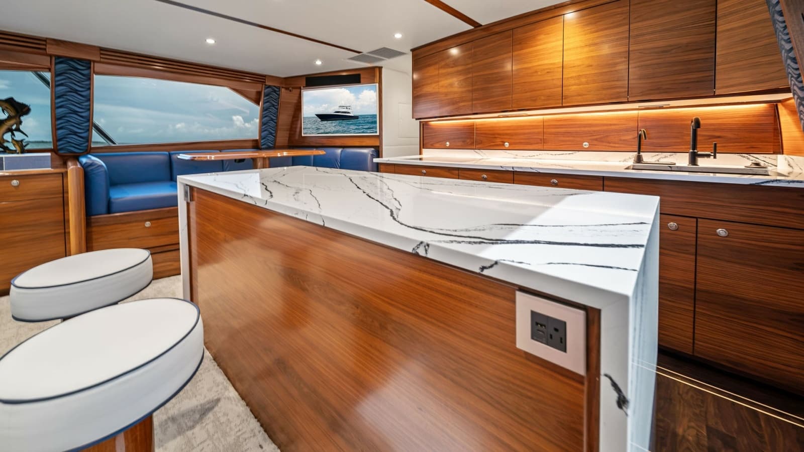 2024 Viking 64 Convertible - Photo 42