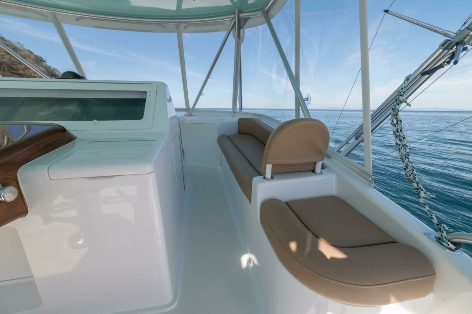 2006 Viking 56 Convertible - Photo 13