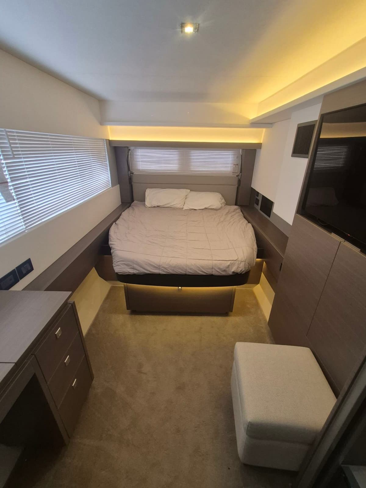 2023 Leopard 53 Powercat - Photo 31