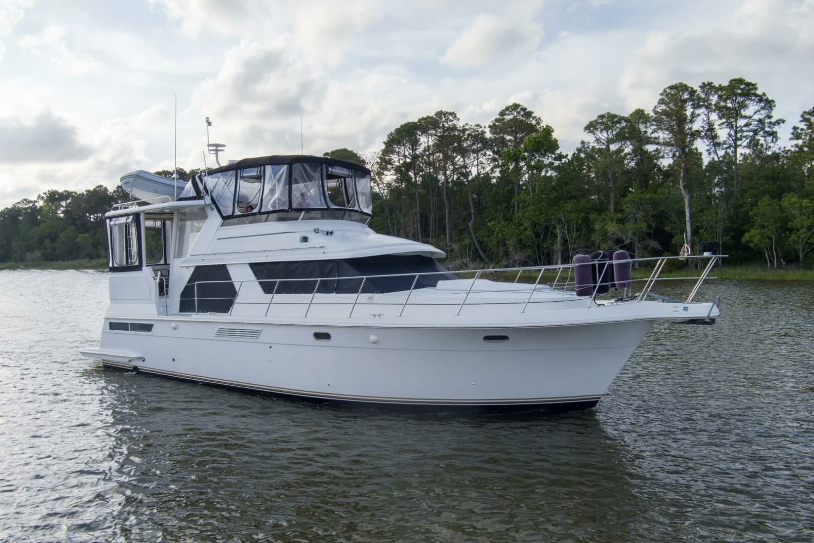 1997 Carver 445 Aft Cabin - Photo 1