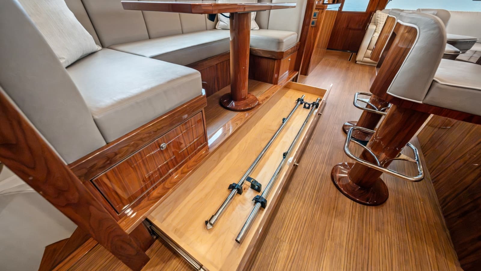 2021 Viking 72 Enclosed Bridge - Photo 29