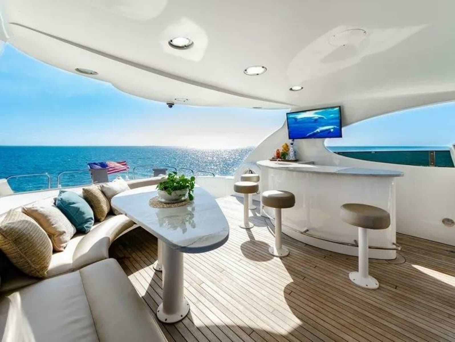 2001 Lazzara Yachts 94 Motor Yacht - Photo 93