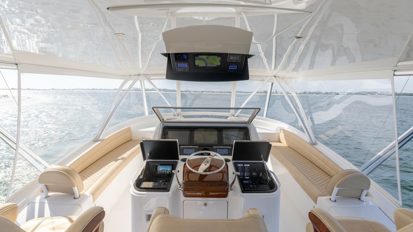 2022 Viking 68 Convertible - Photo 4