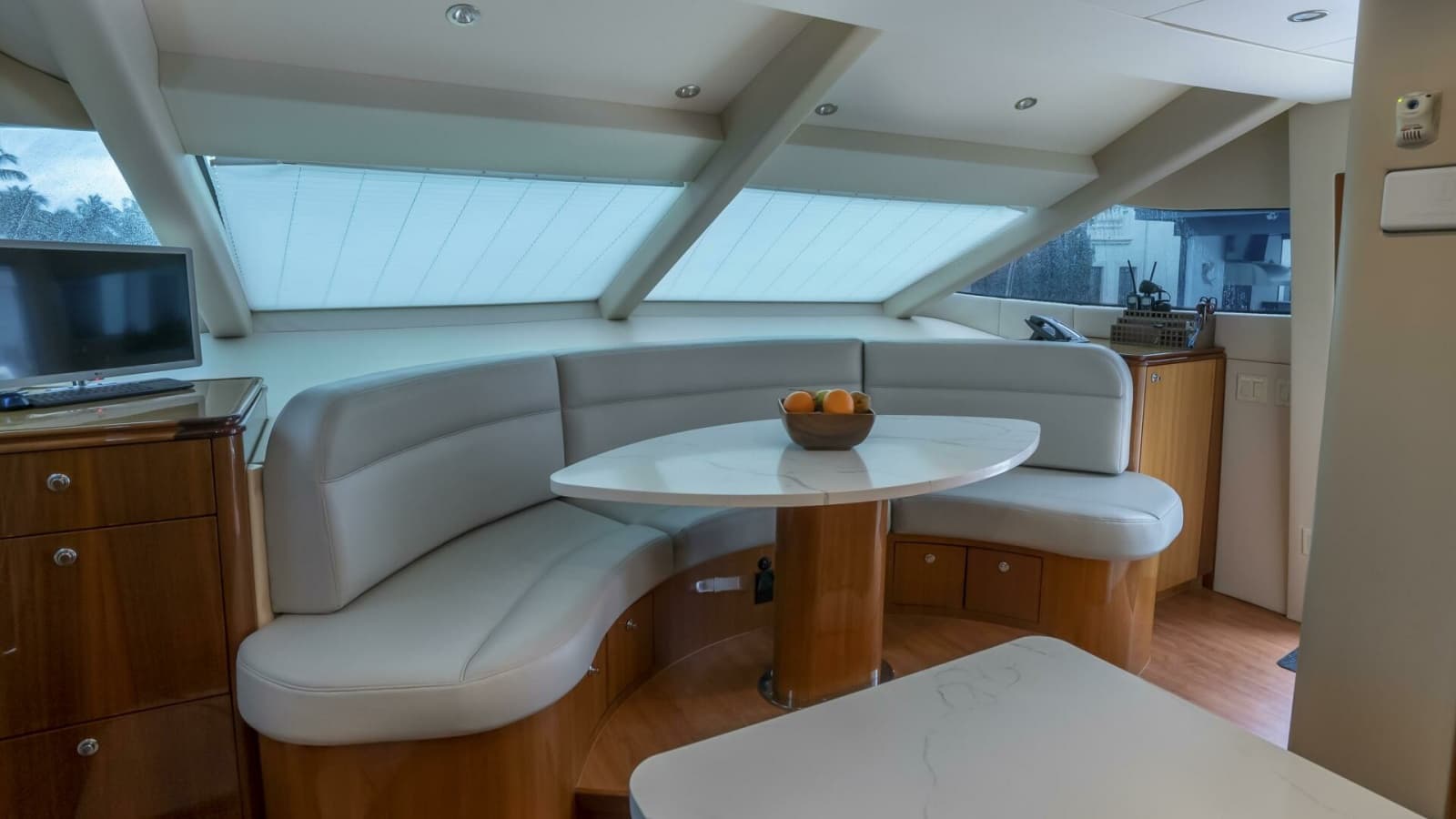 2007 Hatteras 80 - Photo 34