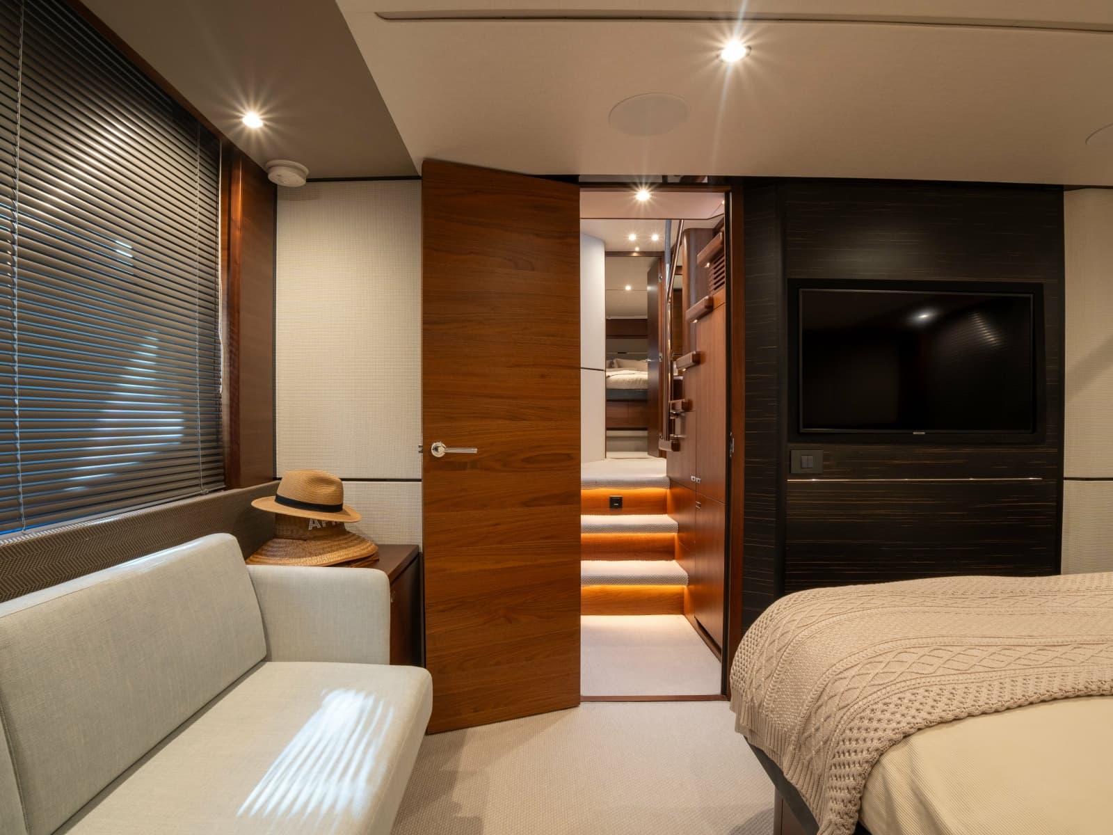 2020 Princess S66 - Photo 23