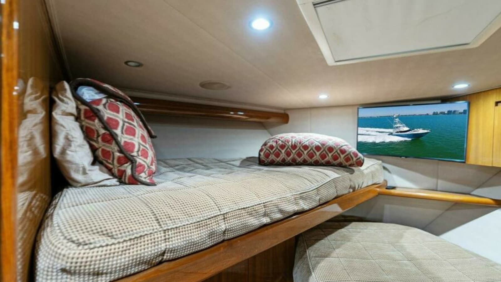 2013 Viking 55 Convertible - Photo 23
