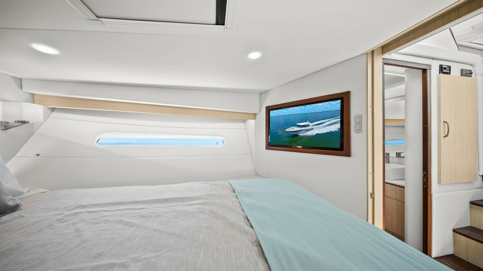 2025 Regal 38 XO - Photo 26