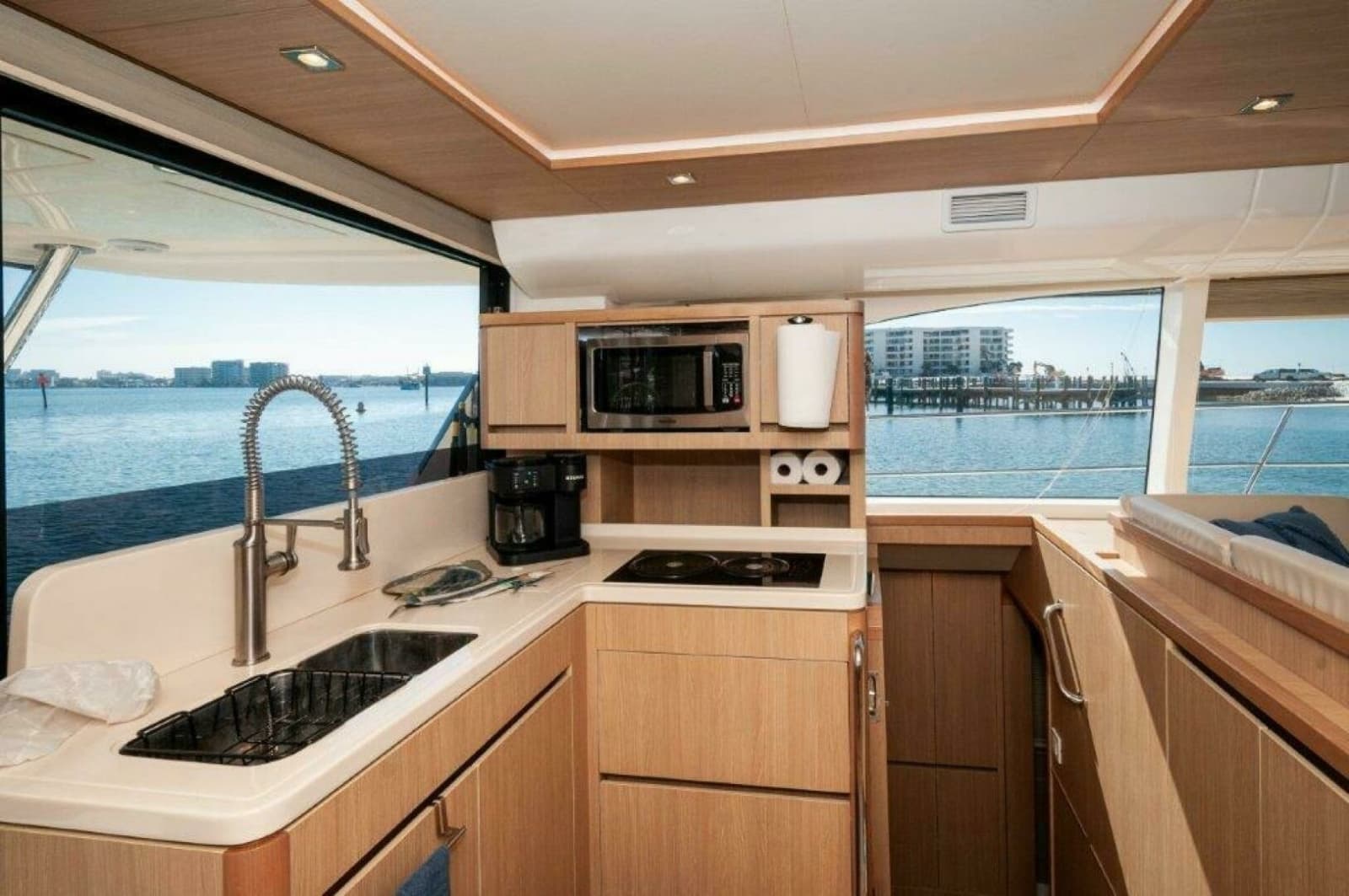 2018 Aquila 44 Yacht - Photo 19