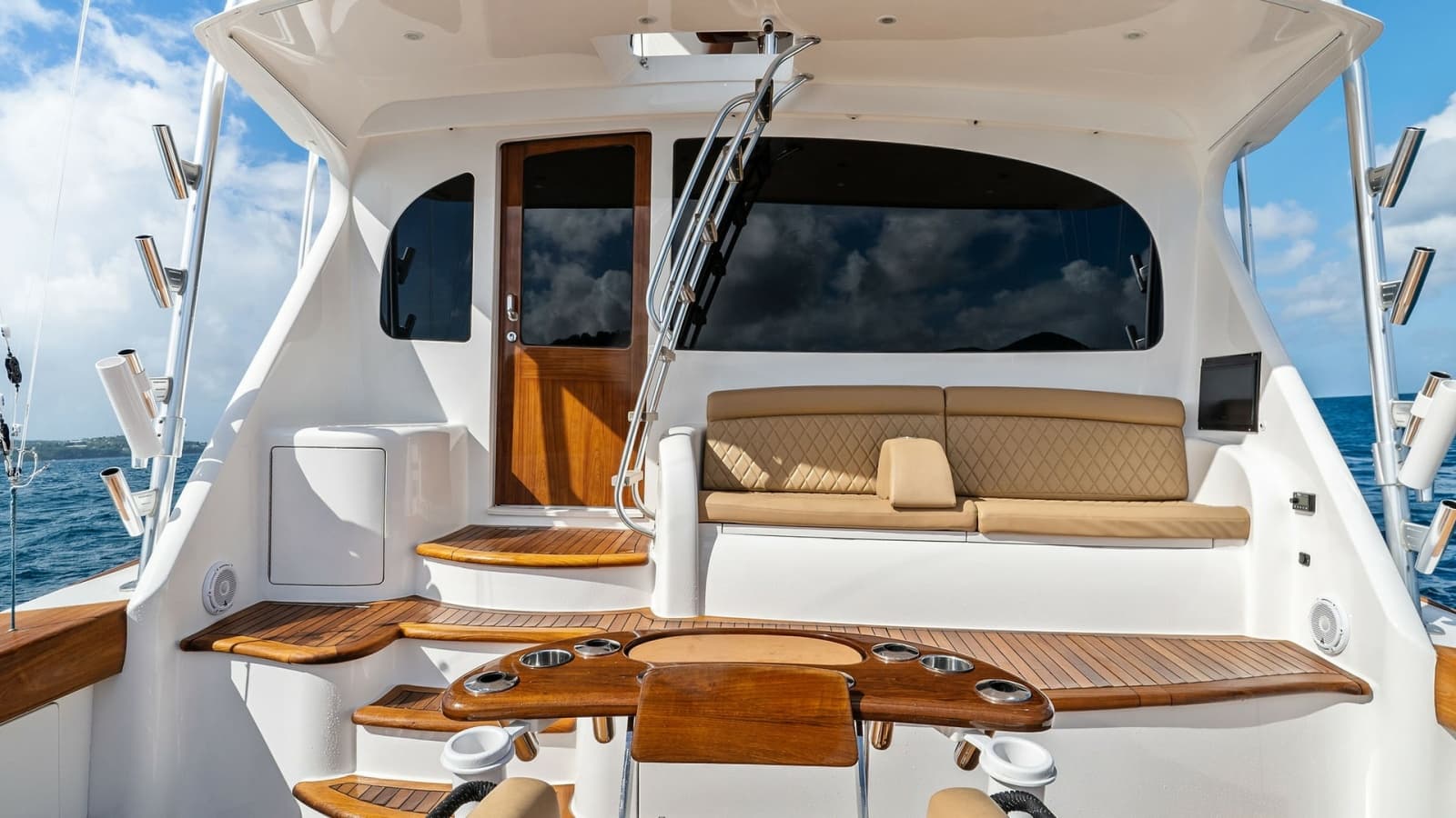 2015 Viking 70 Convertible  - Photo 36