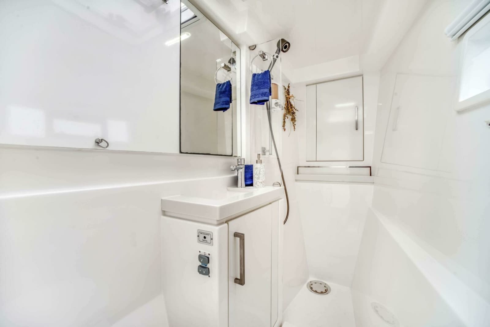 2016 Leopard 58 Catamaran - Photo 28