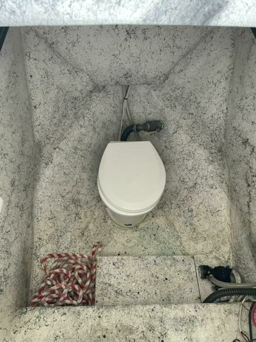 1997 Custom 31 Center Console - Photo 16