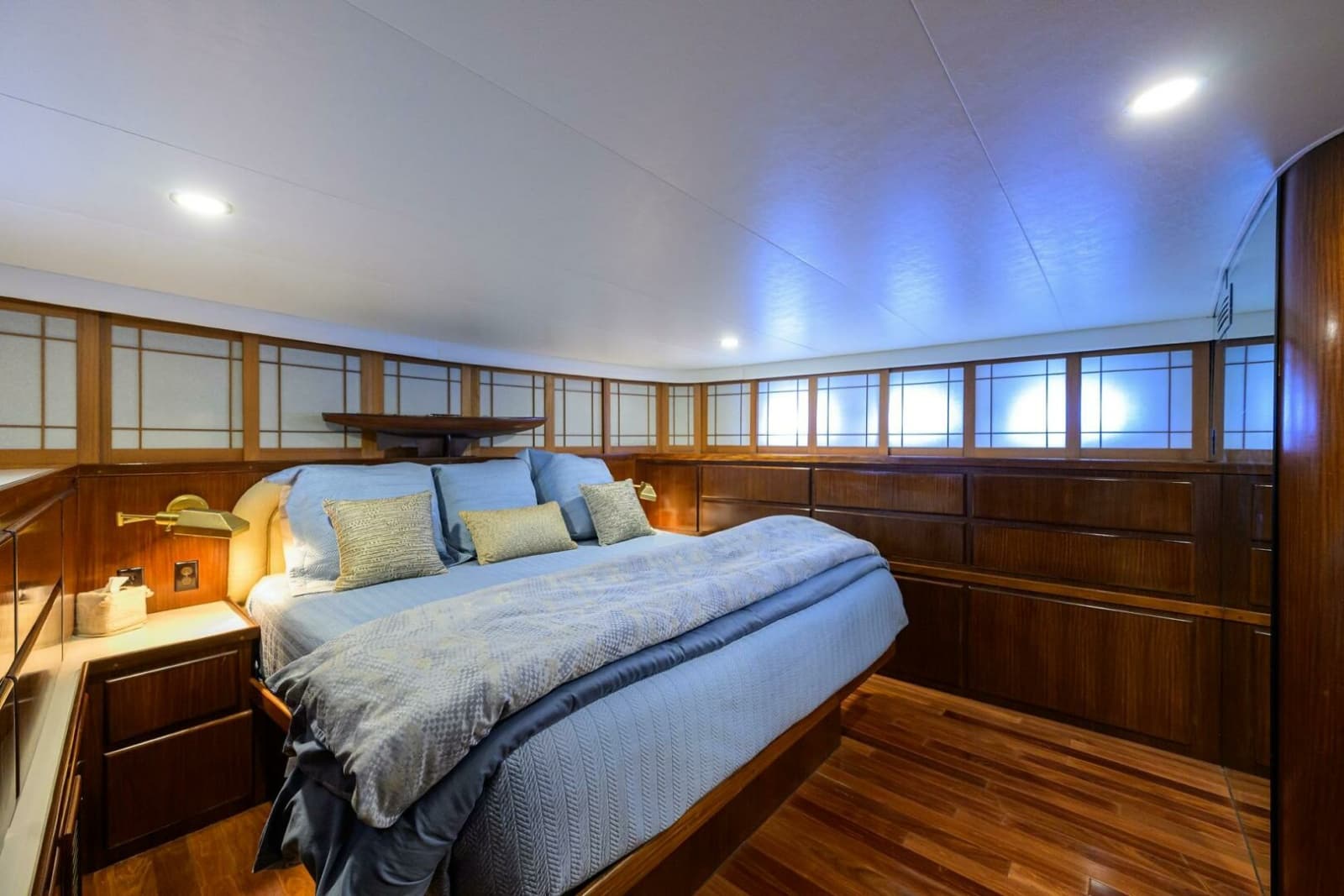 1991 Hatteras 78 Cockpit Motor Yacht - Photo 14