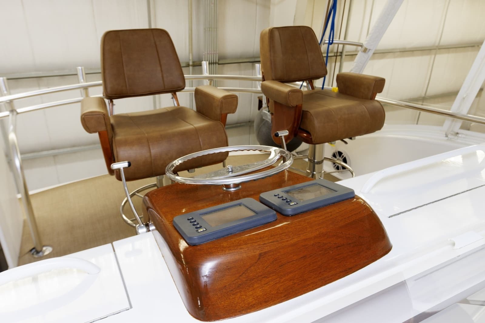 2005 Viking 61 Convertible - Photo 17