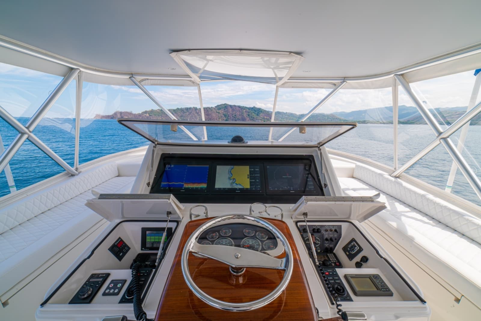 2012 Viking 60 Convertible - Photo 9
