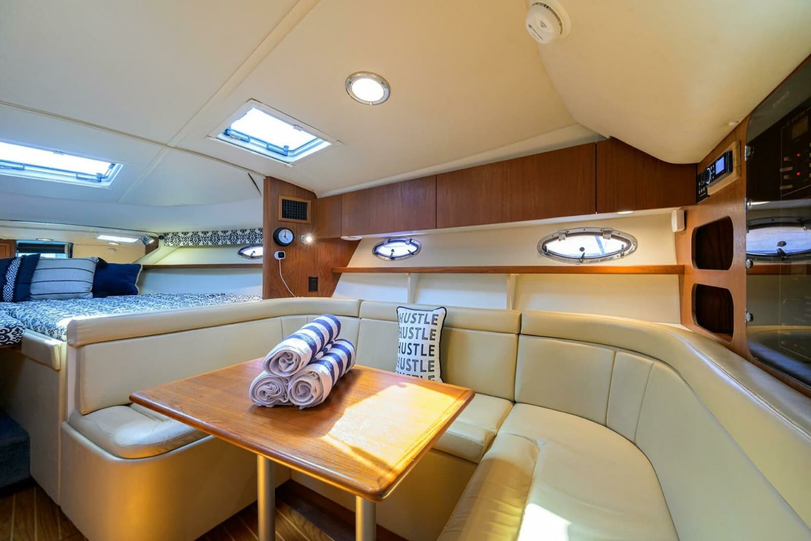 2002 Tiara Yachts 3100 LE - Photo 3