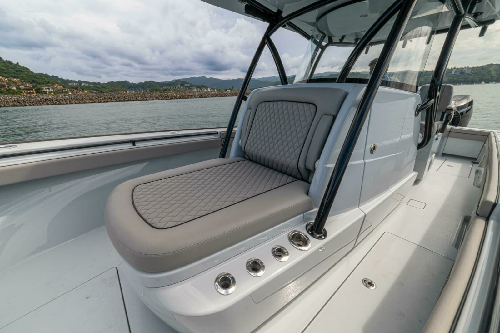 2024 Valhalla Boatworks V-33 - Photo 9