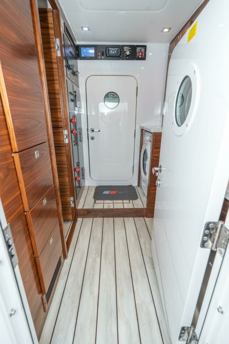 2025 Viking 90C - Photo 63
