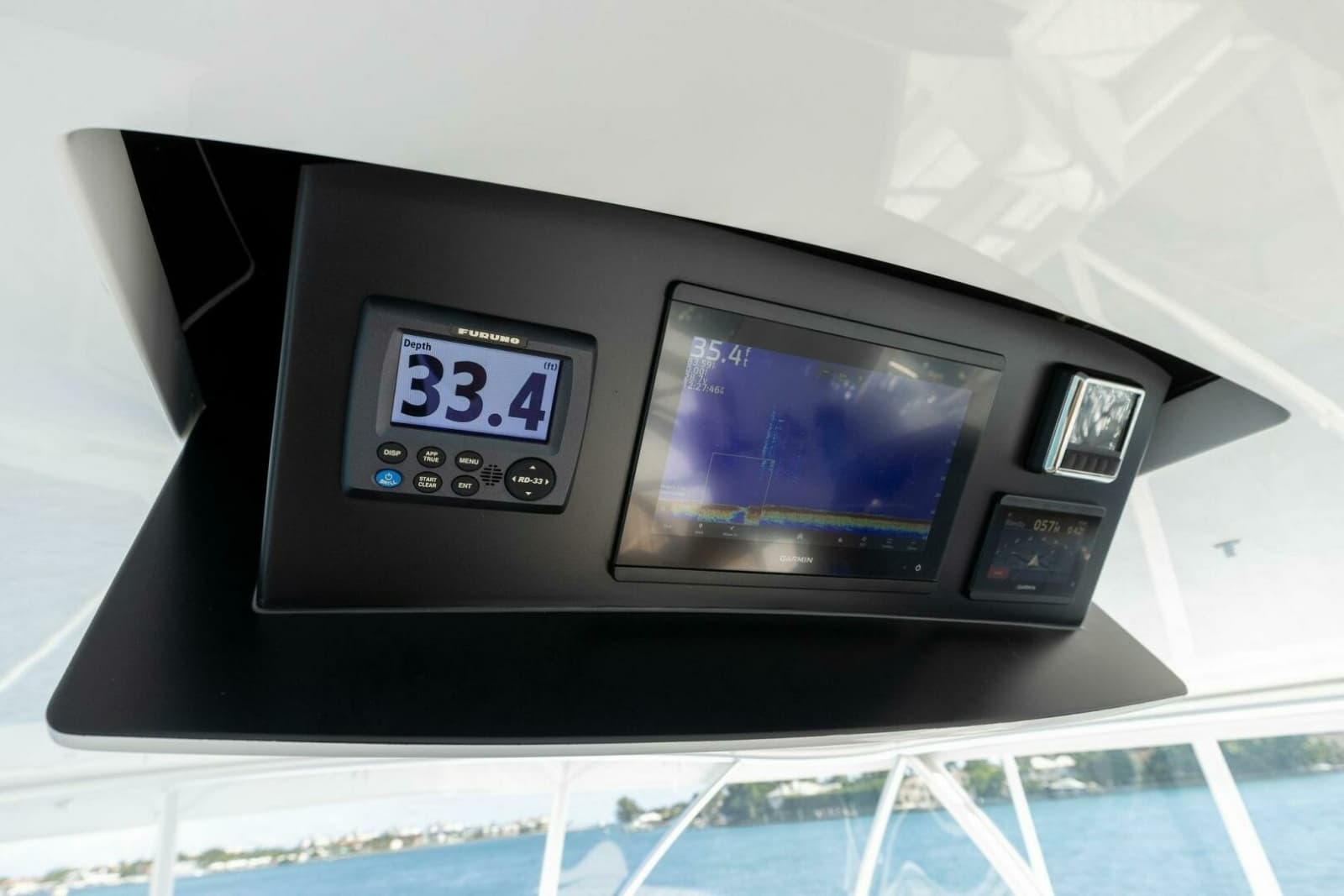 2026 Viking 82 Convertible - Photo 209