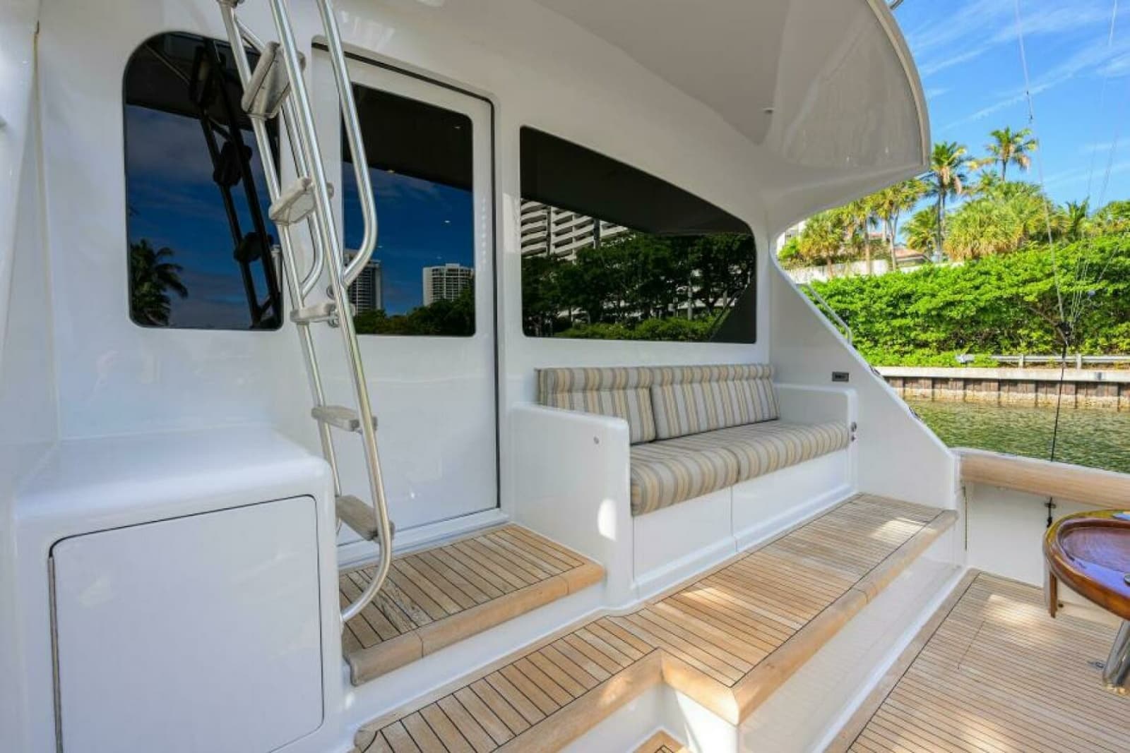 2008 Viking 60 Convertible - Photo 10