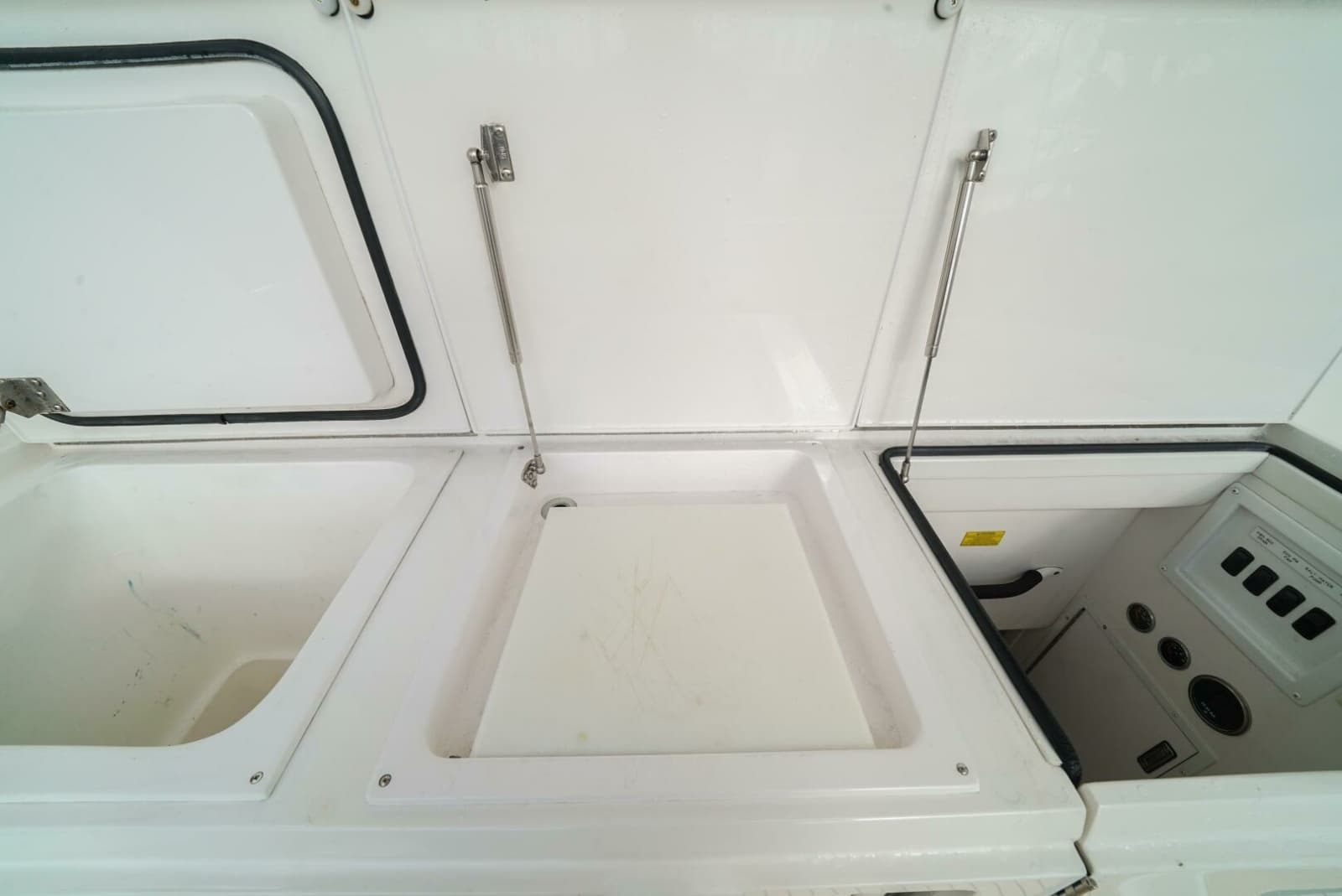 2007 Viking 45 Convertible - Photo 30